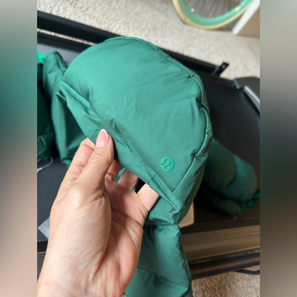 NWT Wunder Puff Trapper Hat in Everglade Green size Small/medium - Picture 4 of 9